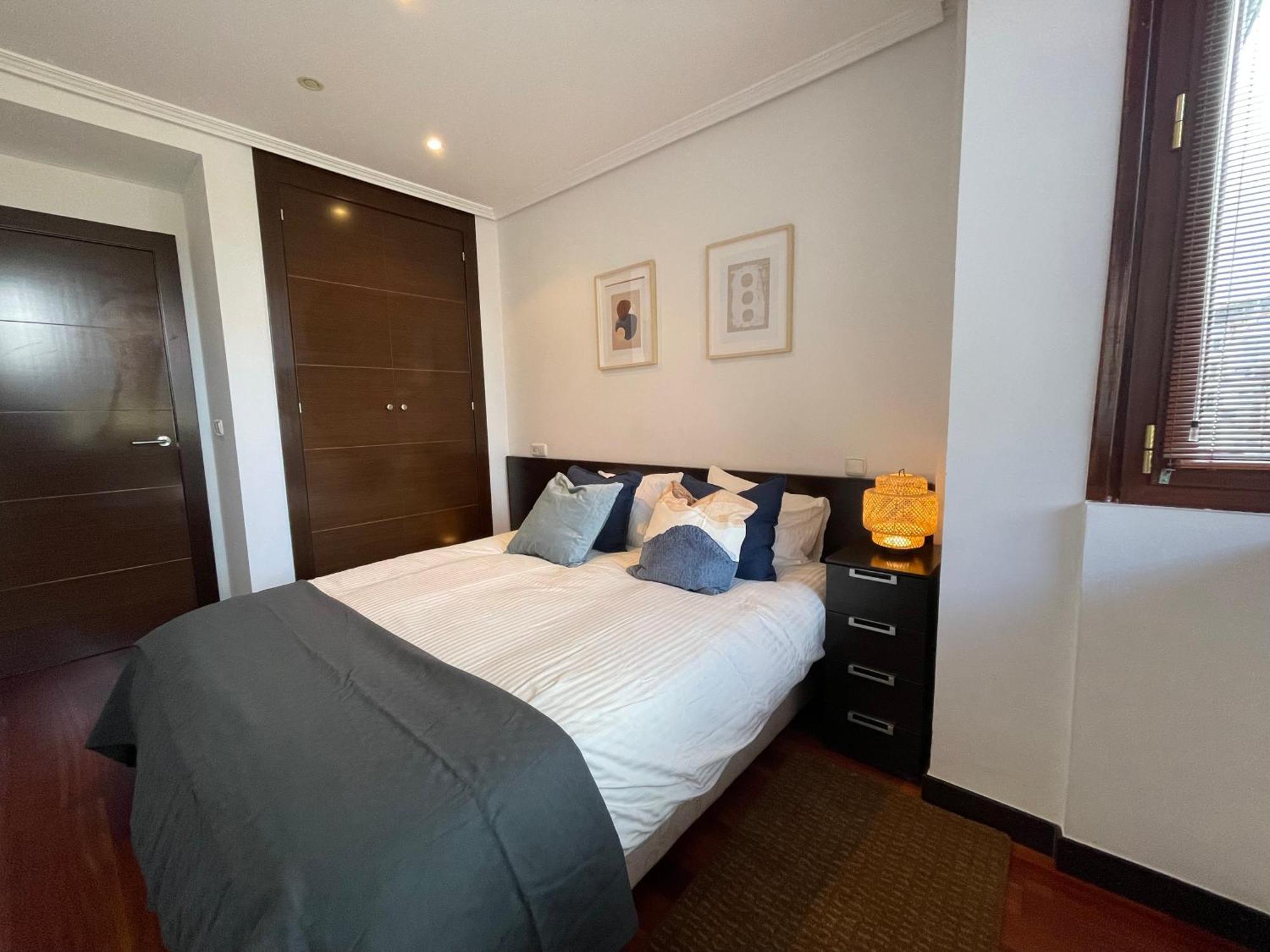Atuaire Home Vivienda B Luminosa Parking Incluido En Plena Calle Comercial Burgo Εξωτερικό φωτογραφία
